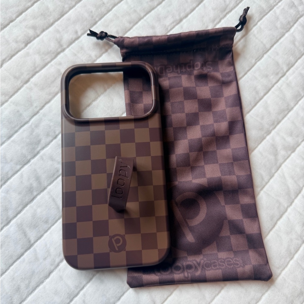 Lefty Loopy Cocoa Checkered Phone Case for iPhone 17 Pro